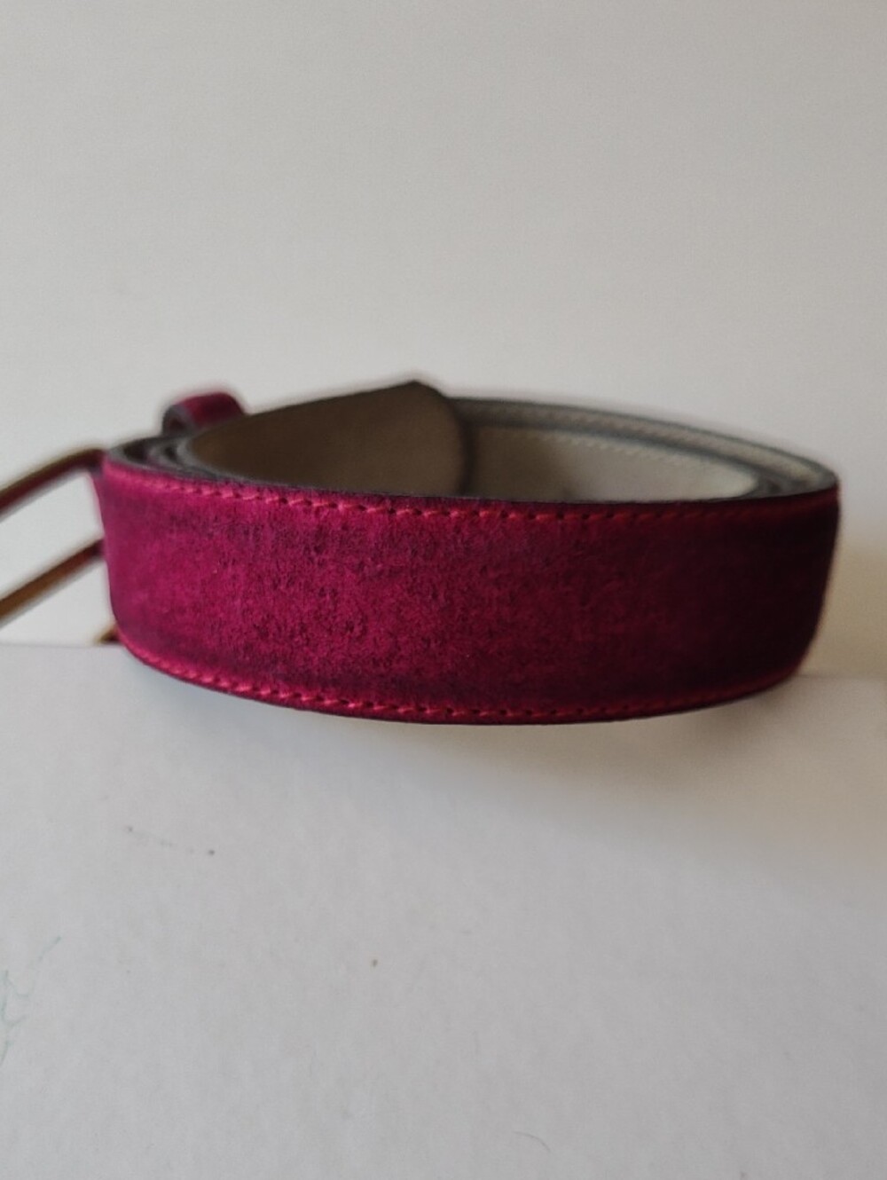 DKNY Pink Suede Women's Belt with Gold Buckle Size M - Picture 3 of 5